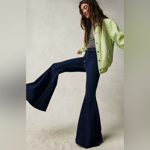 We The Free Just Float On High Rise Flare Jeans Available in Sizes 27,30 and 31S - Picture 4 of 14